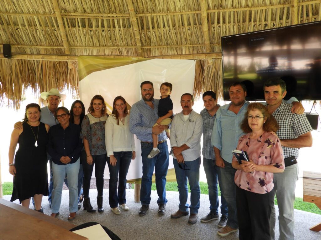 Manuel Pozo se reúne con Asociación de Productores Queretanos de Queso