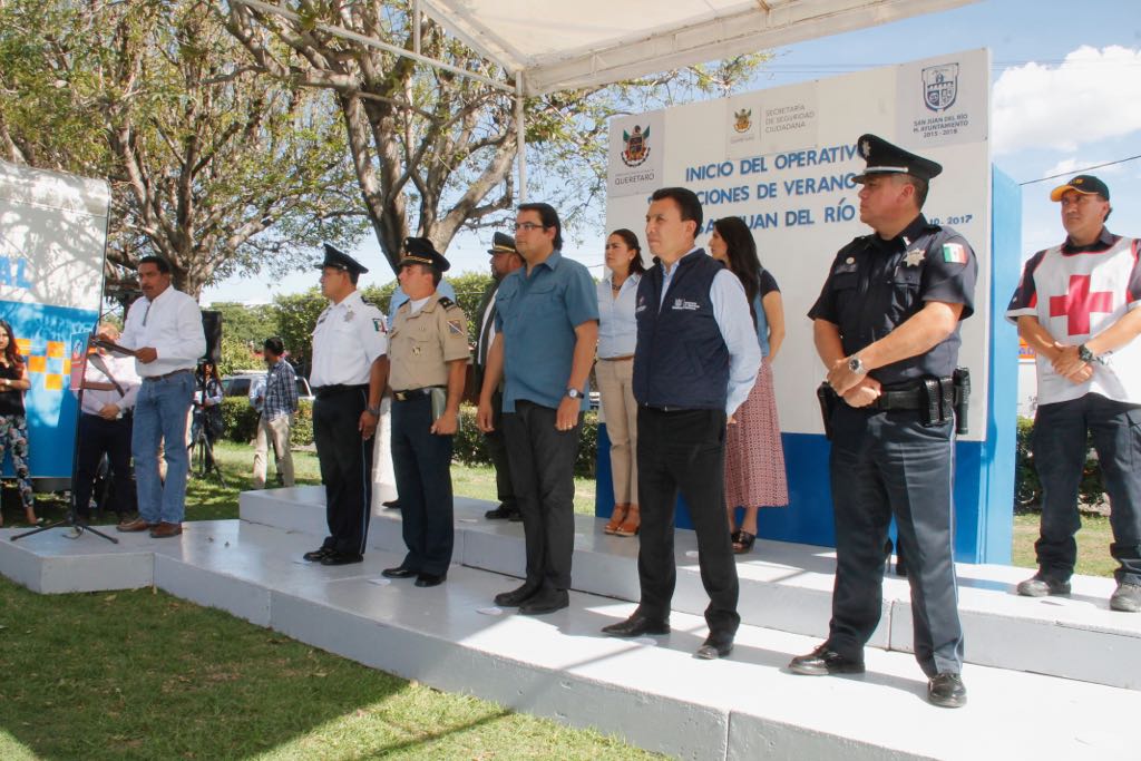 Entrega Marcos Aguilar 700 paneles solares a unidades productivas de Querétaro.