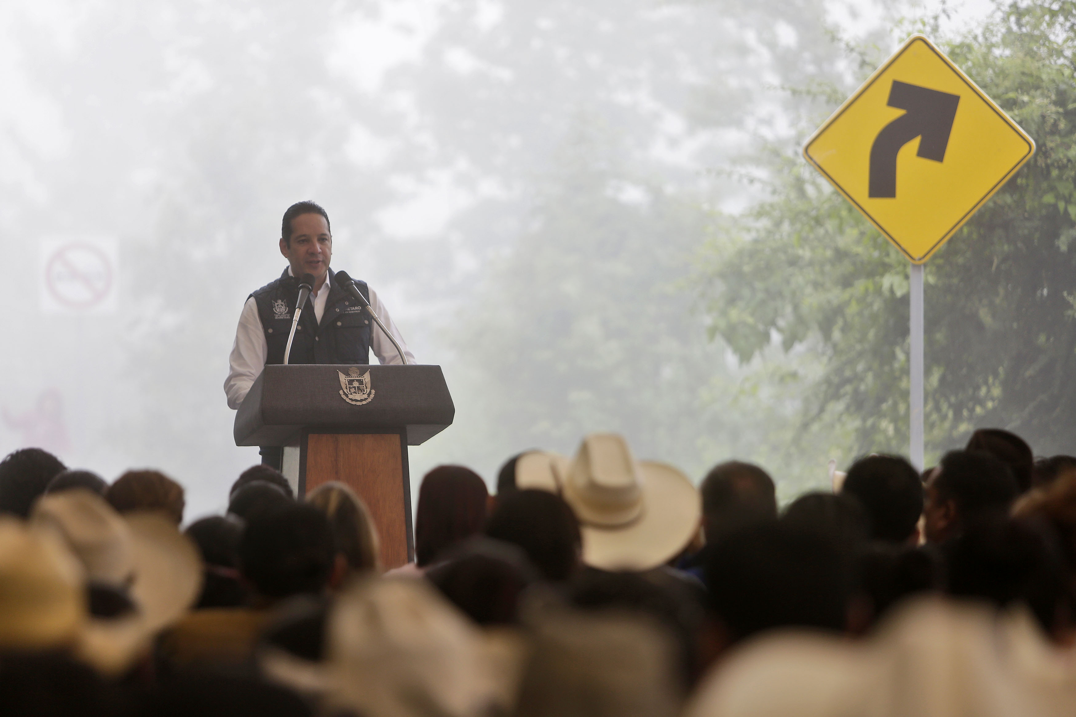 El Gobernador Francisco Domínguez anuncia 267 mdp para construir caminos en la Sierra de Querétaro