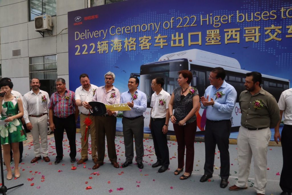 Funcionarios estatales viajan a China para supervisar embarque de autobuses de QroBus
