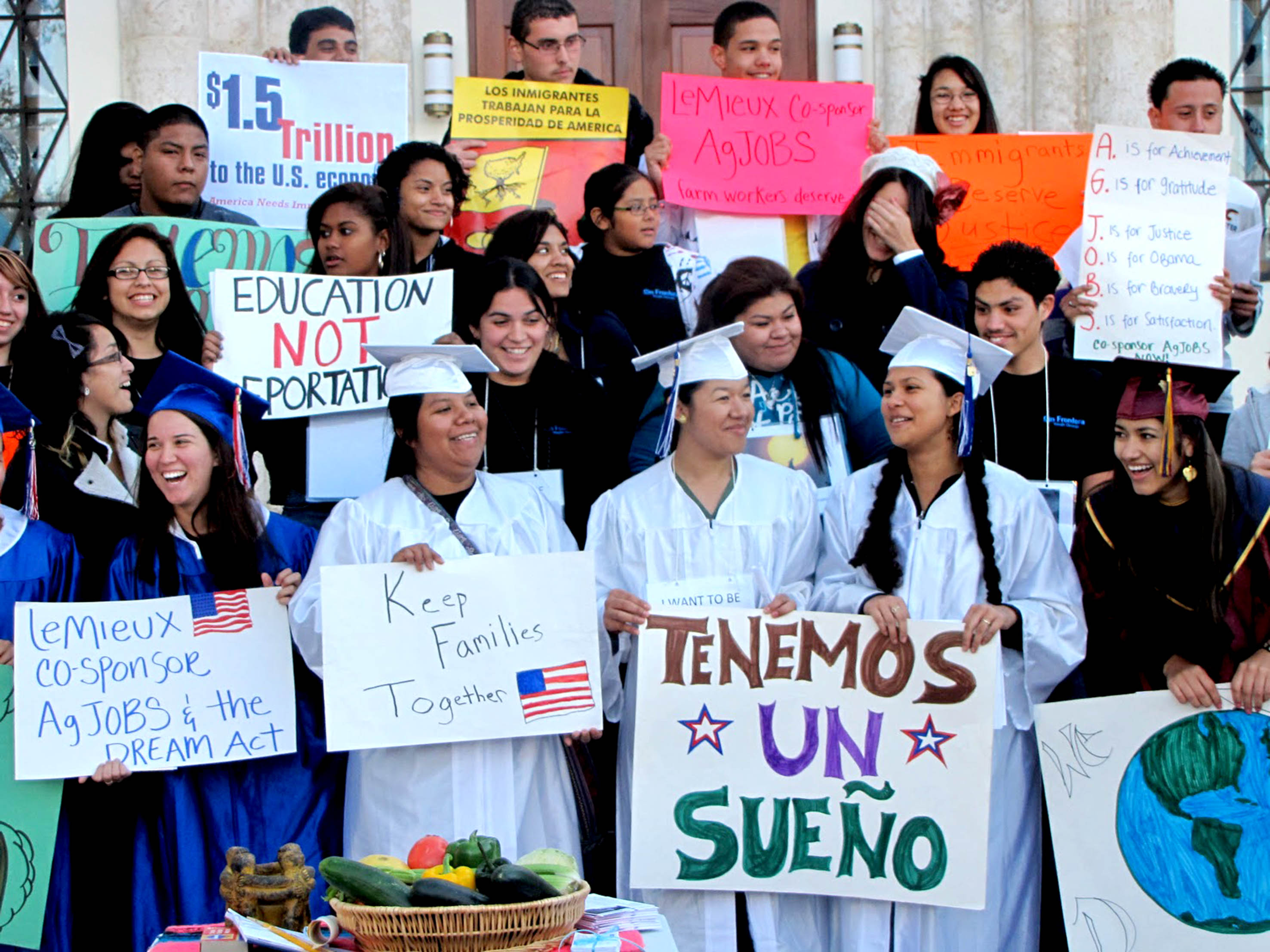 Cancelación del DACA podría implicar deportación masiva de dreamers en 6 meses.