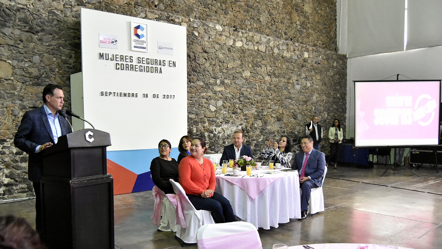 Charla Mujeres seguras en Corregidora 2 1 1