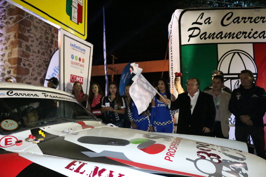 Dan banderazo a Carrera Panamericana en Querétaro; recorrerá 5 municipios.