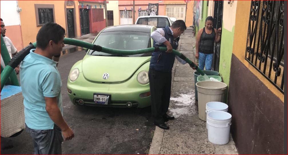 Servicio irregular de agua potable que brinda la CEA origina molestias a ciudadanos de Querétaro