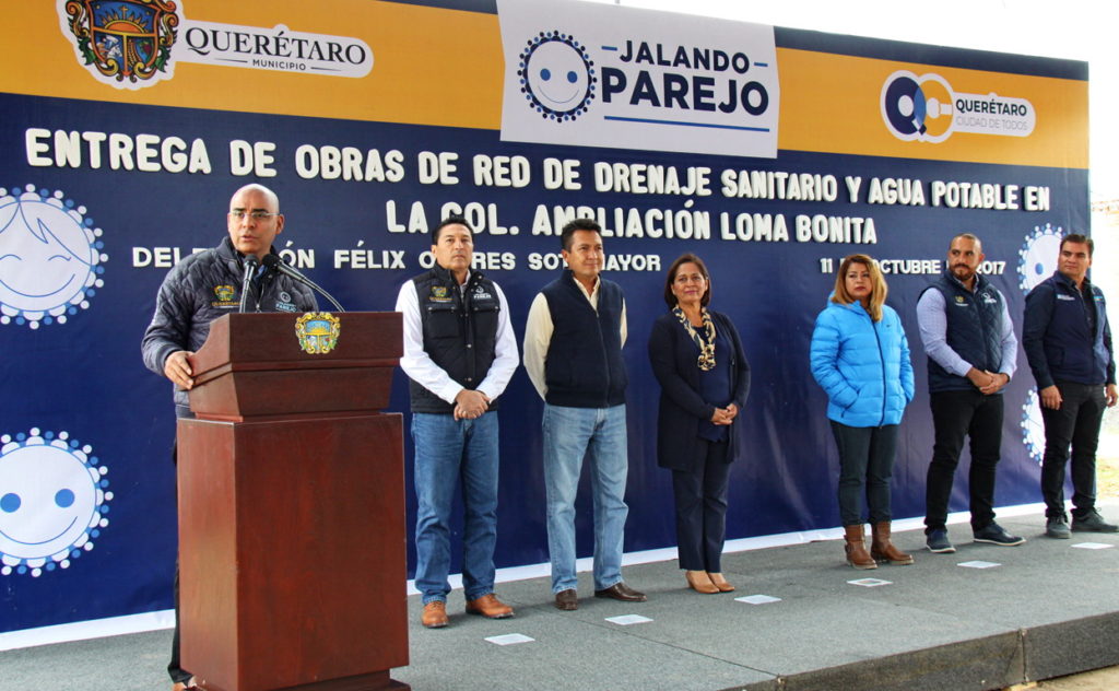 Marcos Aguilar entregó la de red de drenaje sanitario y agua potable en la colonia Ampliación Loma Bonita, donde se realizó una inversión de 10 millones 414 mil pesos.