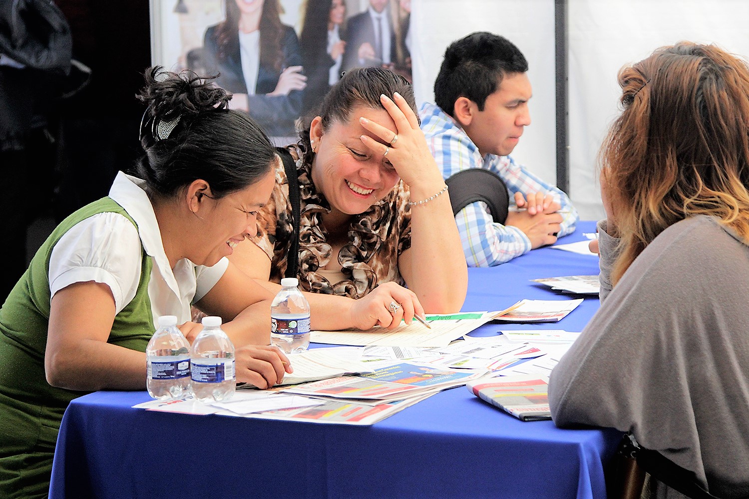 Empresas ofertan 482 vacantes en la "Feria del Empleo Corregidora 2017"