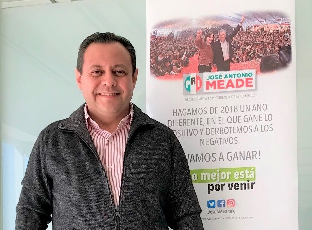 Braulio Guerra va por candidatura al Senado; presenta examen de conocimientos