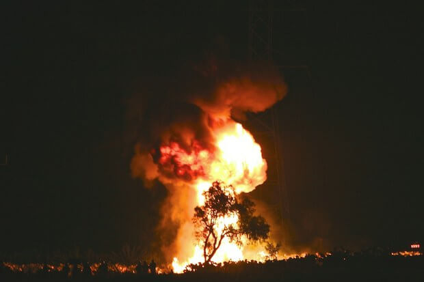 La PGR inicia investigación por incendio de vehículo en Corregidora. Foto: Internet de carácter informativo