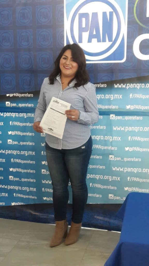 Ivette Landa se registra como precandidata del PAN a la Alcaldía de Landa de Matamoros