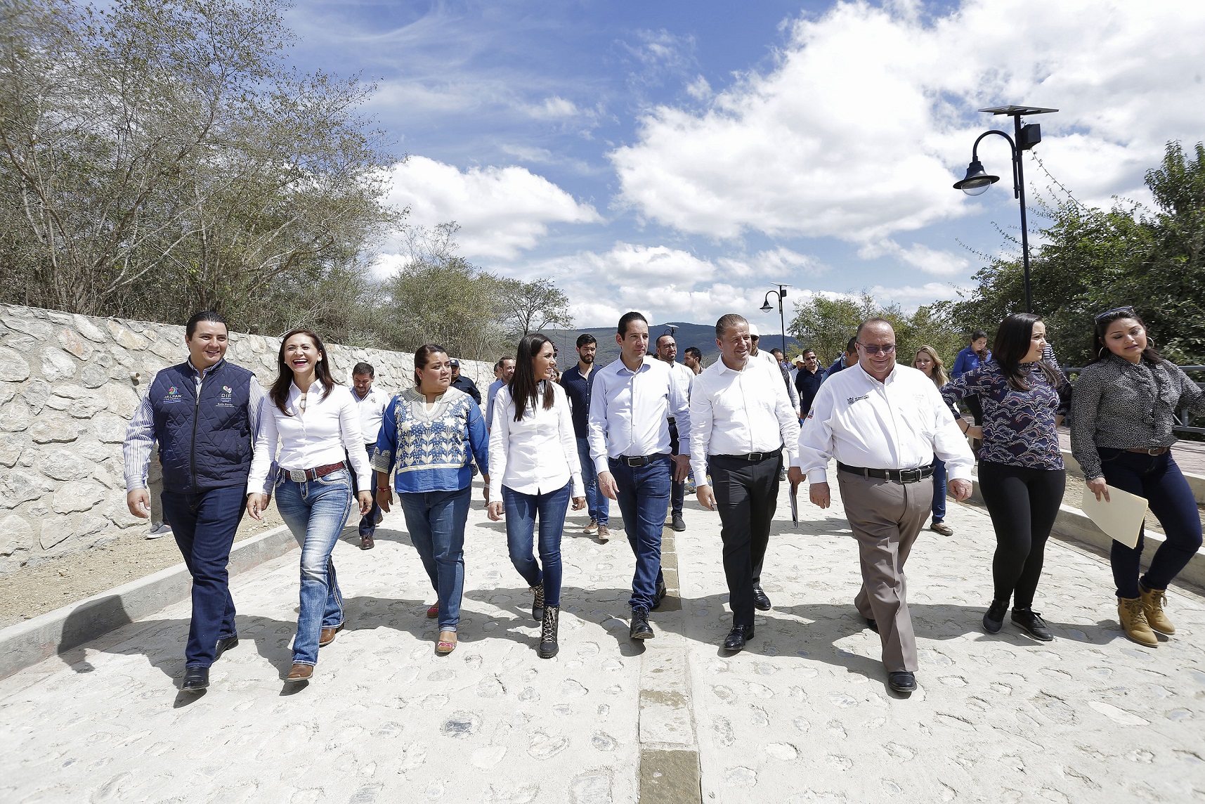 El Gobernador Francisco Domínguez entrega obras de infraestructura turística en Jalpan