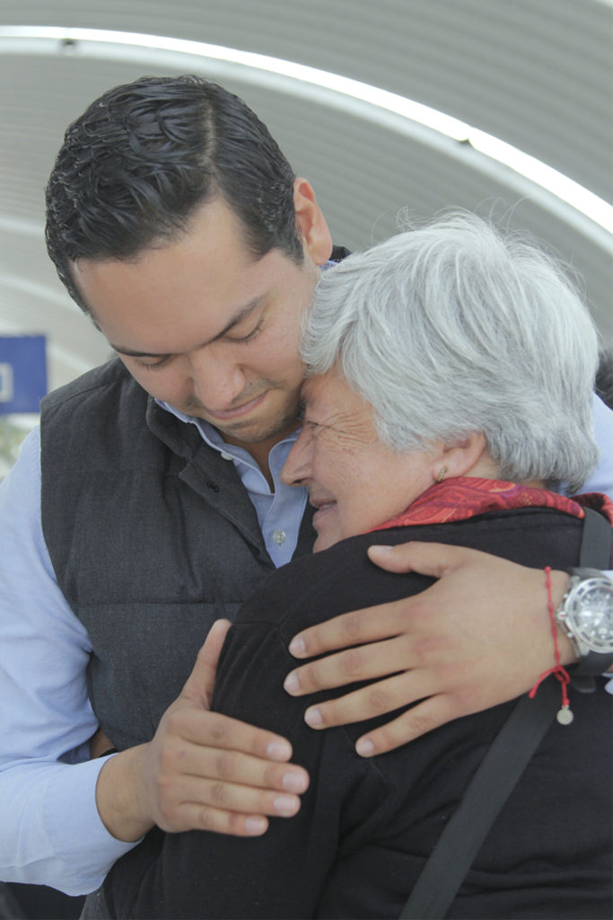  Josué Guerrero Trápala, presidente municipal de Corregidora, convivió con abuelitos con motivo del Día del Amor y la Amistad.