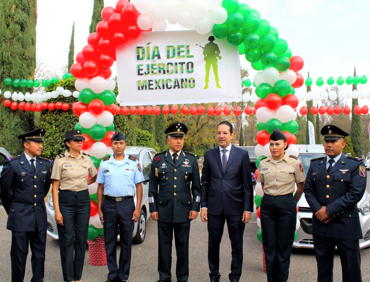 El Gobernador Francisco Domínguez acude a la conmemoración del Día del Ejército Mexicano
