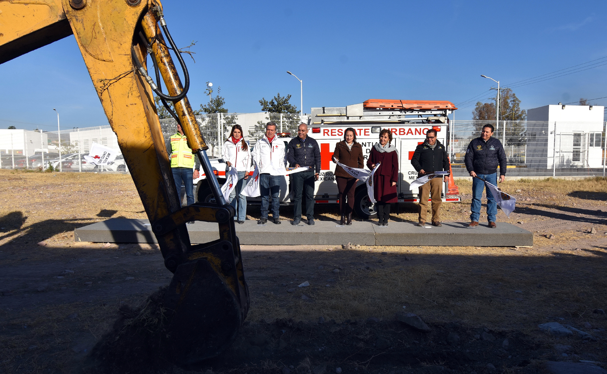 MAV da banderazo de inicio para la construcción de base de la Cruz Roja en Santa Rosa Jáuregui