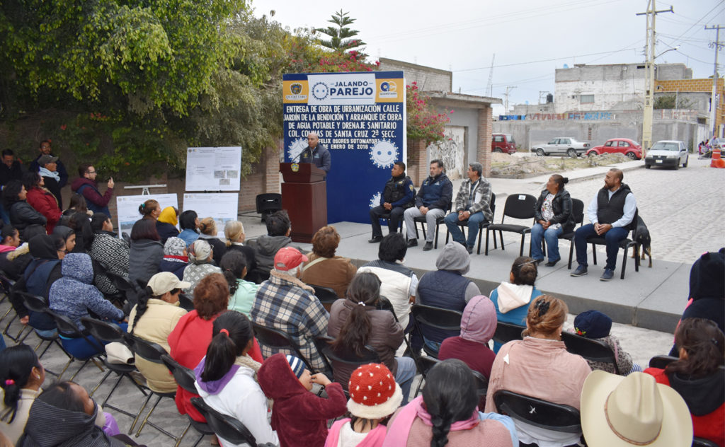 Marcos Aguilar entrega obras de urbanización en colonias de Querétaro Capital