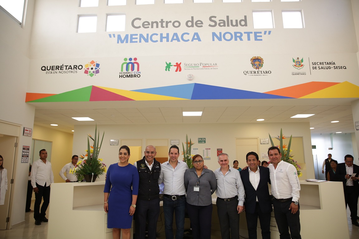 l Gobernador del Estado Francisco Domínguez entrega centro de salud en Menchaca.