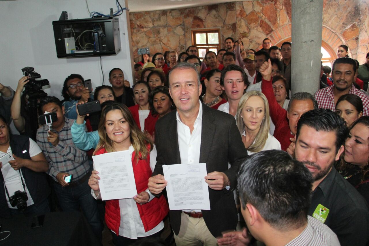Mario Calzada Mercado se registró como candidato a la presidencia municipal de El Marqués por la coalición "Por un Querétaro Seguro"