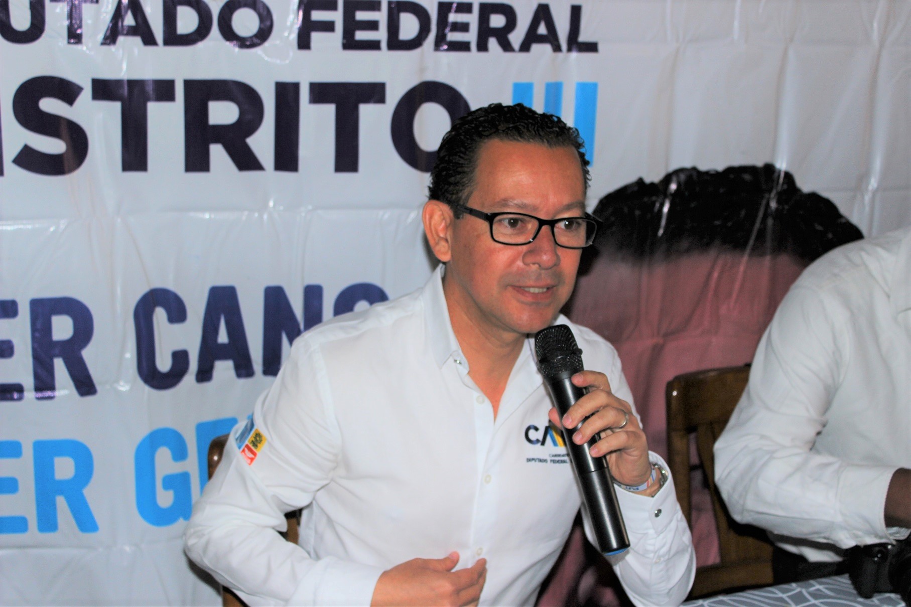 Candidato a Diputado Federal por el tercer distrito se hace la prueba antidoping