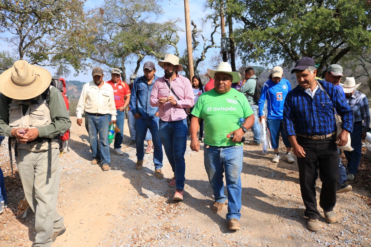 David Palacios gestionará recursos para terminar proyecto de agua potable en Pinal de Amoles