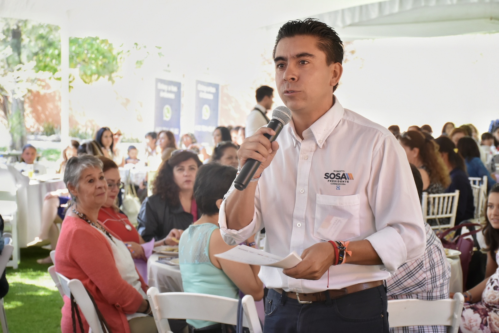 Roberto Sosa presenta sus propuestas a mujeres líderes de Corregidora