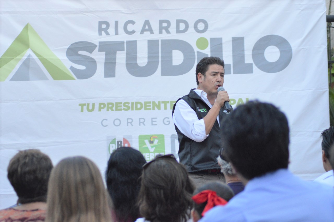Ricardo Astudillo se reúne con colonos de Tejeda; se compromete a mejorar seguridad y movilidad
