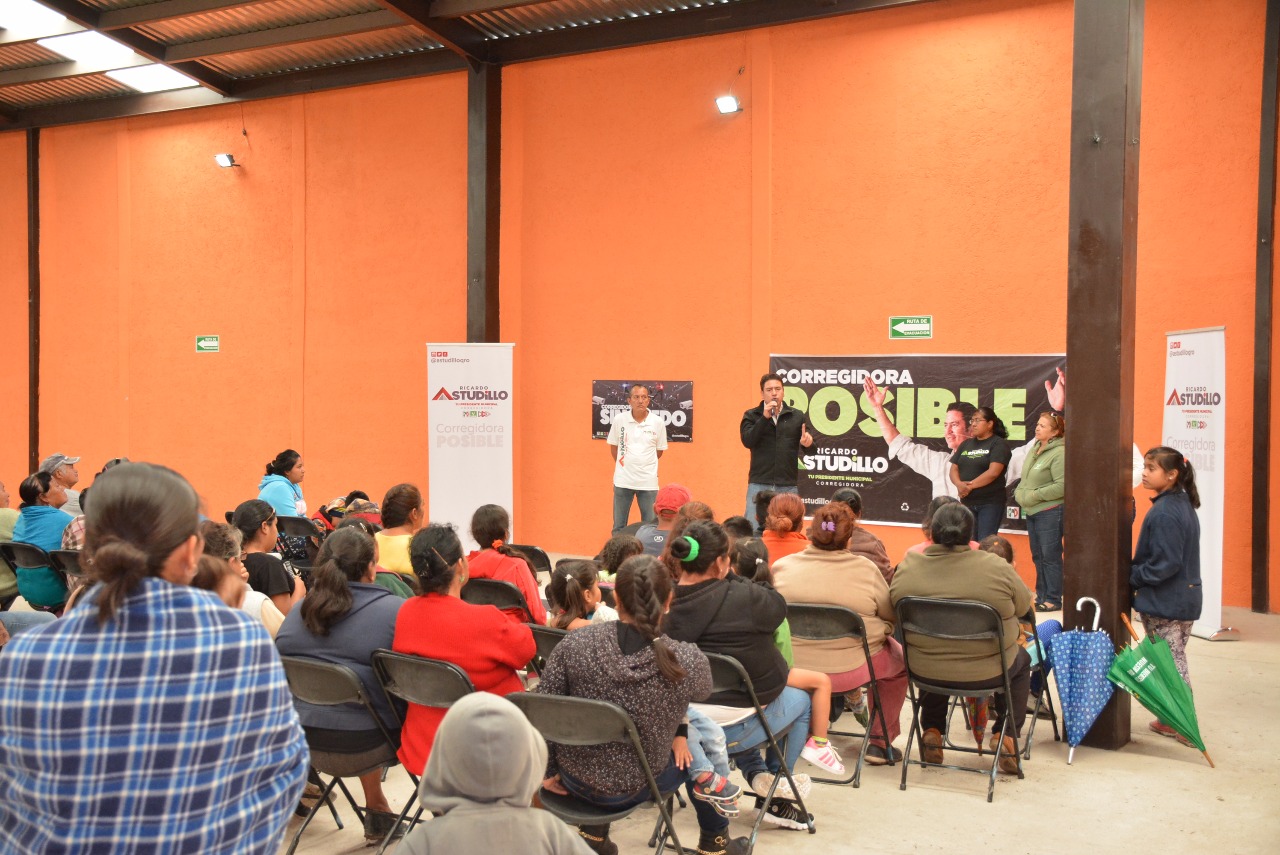 Ricardo Astudillo promete dignificar calles y escuelas en Valle Dorado