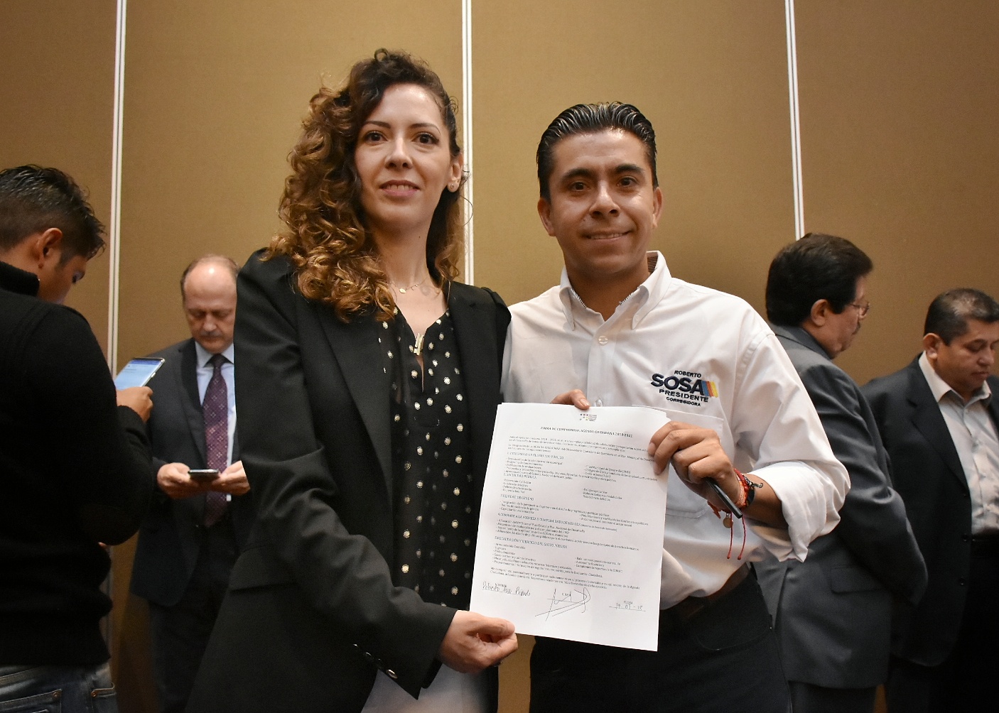 Roberto Sosa firma la Agenda Ciudadana del Observatorio Ciudadano