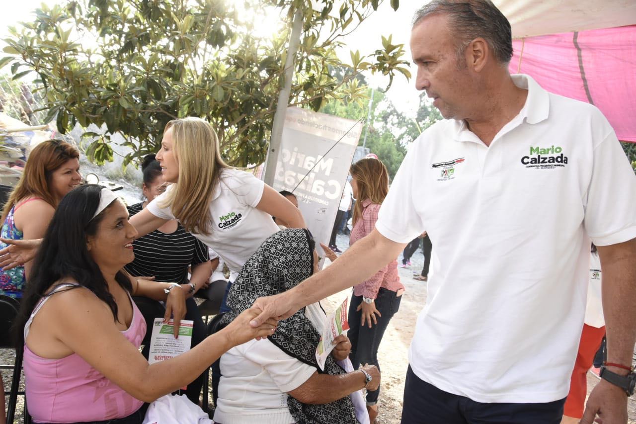 Mario Calzada se compromete a construir Casa de Salud en Las Lajitas