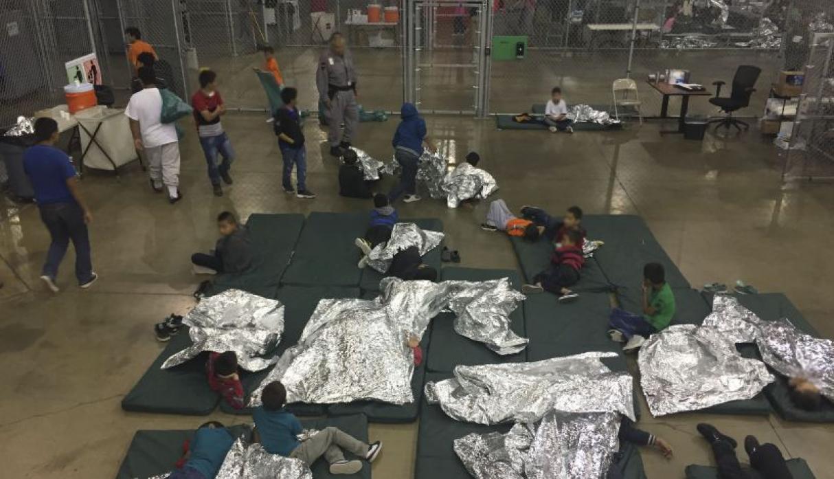 Dos mil niños confinados al encierro por Gobierno de Donald Trump. Foto: Internet.