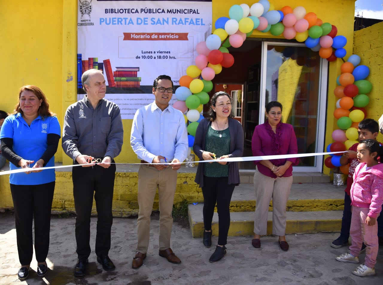 Josué Guerrero entrega biblioteca pública en Corregidora.