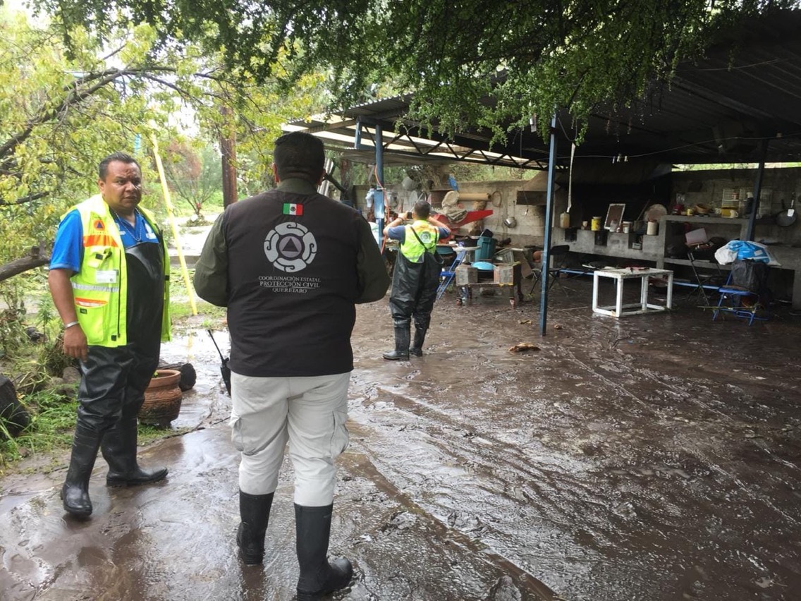 Escurrimientos por lluvias torrenciales afectan viviendas en la Monja Santa Rosa Jáuregui