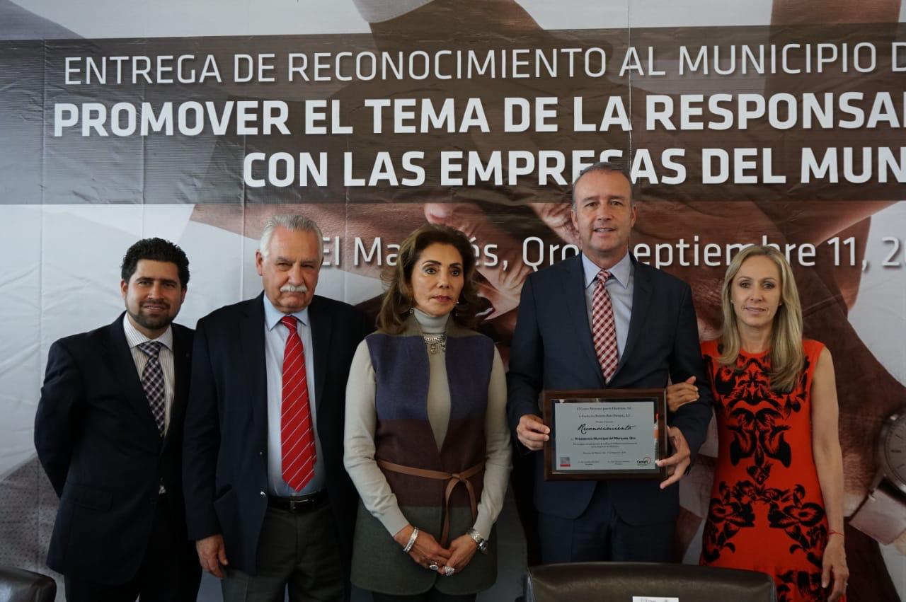 Mario Calzada recibe reconocimiento por impulsar una administración "Promotora de la Cultura de Responsabilidad Social"
