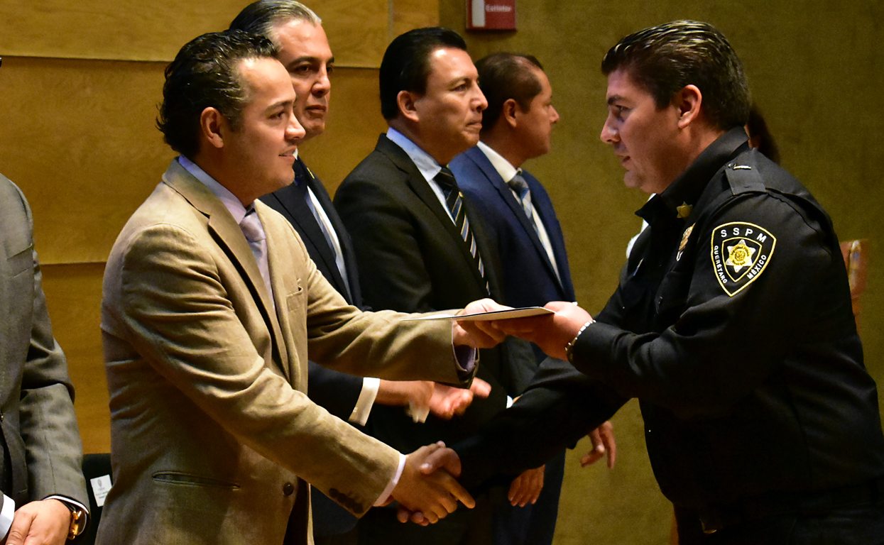 Reconocen a Policías Municipales de Querétaro por su labor como primeros respondientes en el Sistema Cosmos.