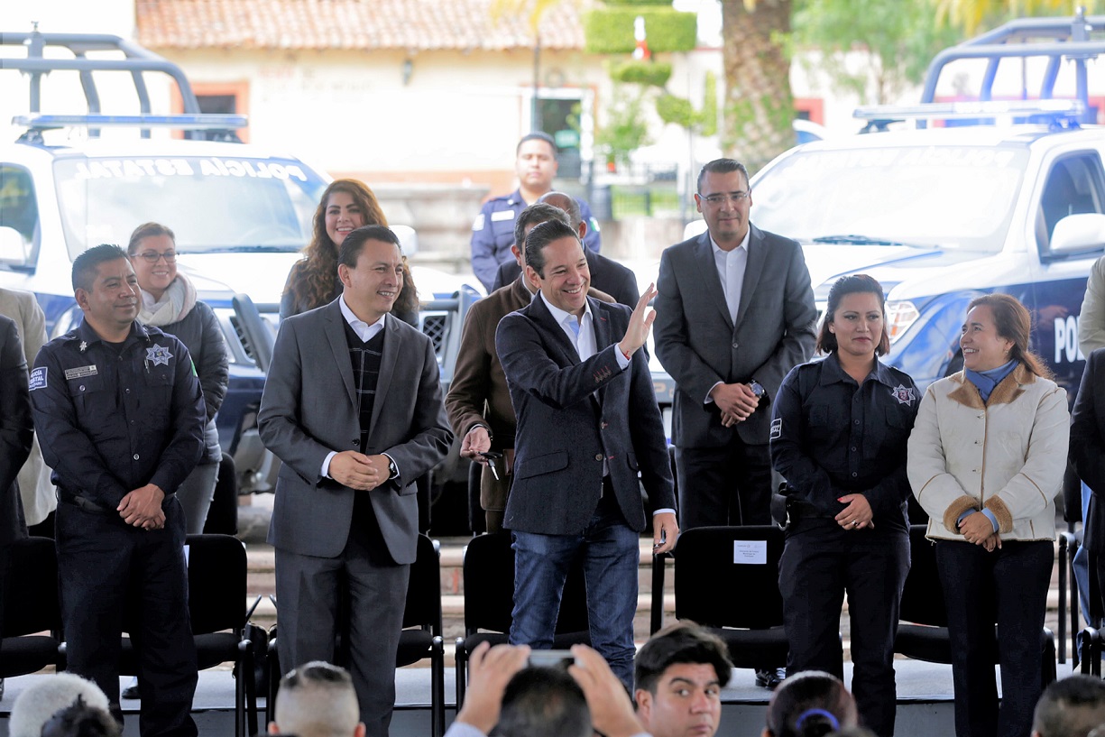 El Gobernador Francisco Domínguez entrega equipo para reforzar seguridad por más de 50 mdp.