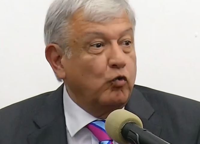 AMLO anuncia la cancelación del Aeropuerto de Texcoco.