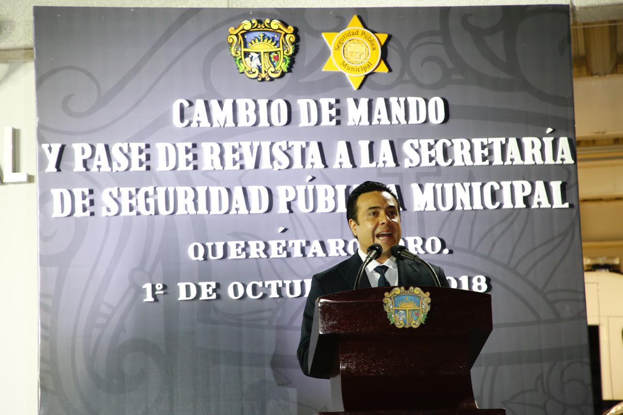Luis Nava encabezó el cambio de mandos de la Secretaría de Seguridad Pública