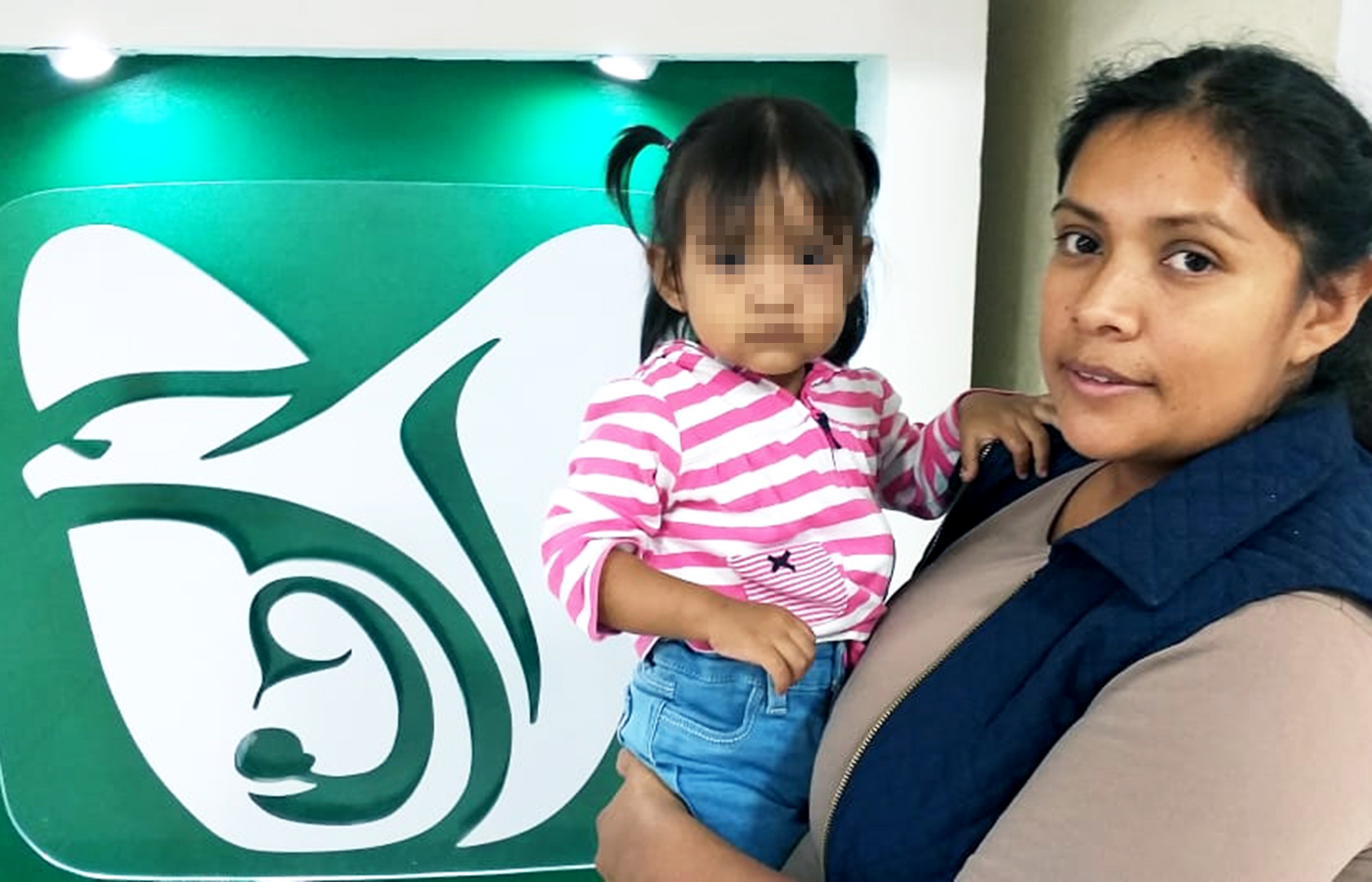 Médicos del IMSS retiran con éxito un tumor a niña de 1 año y medio de edad.