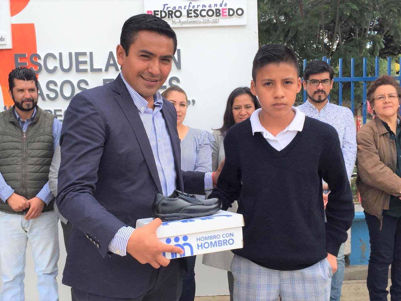 Entregará Amarildo Bárcenas más de 10 mil pares de zapatos a niños de Pedro Escodedo.