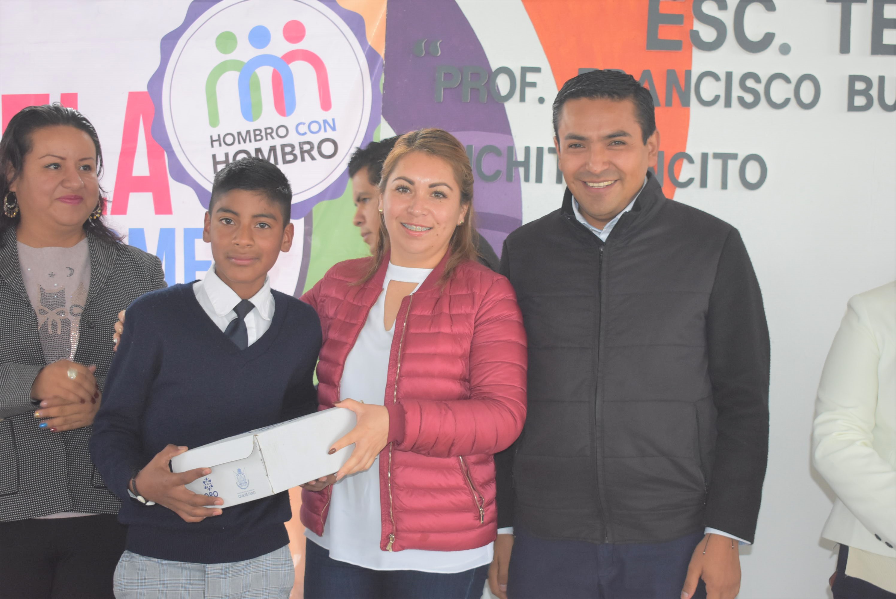 "Mi prioridad es fortalecer la educación y la economía de las familias vulnerables de Pedro Escobedo": Amarildo Bárcenas.