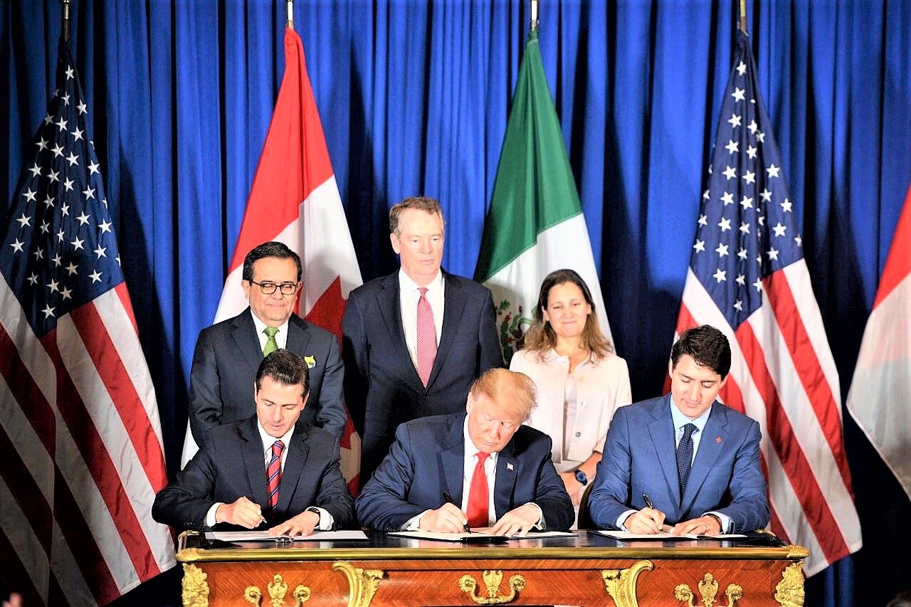 Peña, Trump y Trudeau firmaron el Tratado Comercial T-MEC. Foto: Twitter.