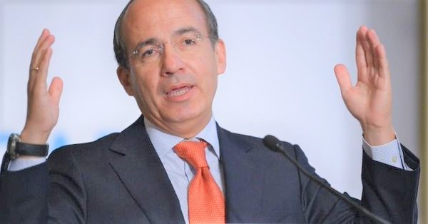 Felipe Calderón renuncia al PAN; la dirigencia le desea suerte. Foto: Tomada de Internet.