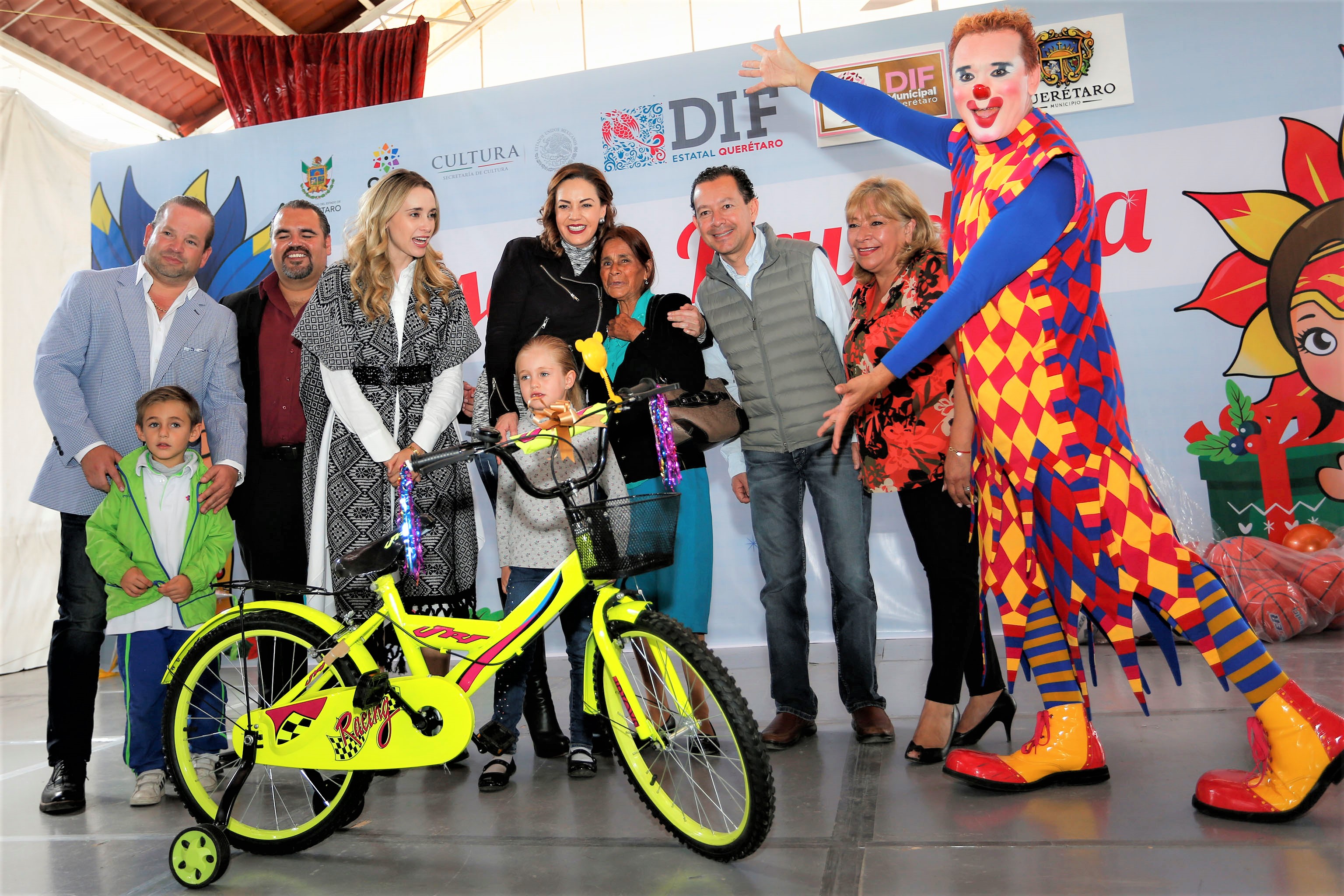 Miles de niños disfrutaron de las posadas navideñas organizadas por el DIF Estatal en los 18 Municipios del Estado.