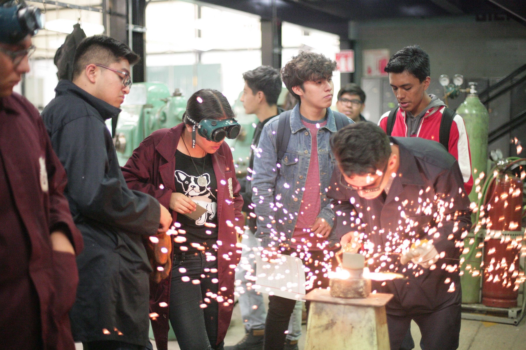 Estudiantes del IPN proponen al hidrógeno como combustible limpio.