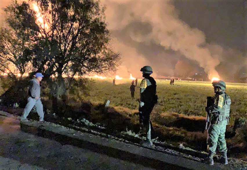 Van 66 Muertos por la explosión de toma clandestina en Hidalgo.