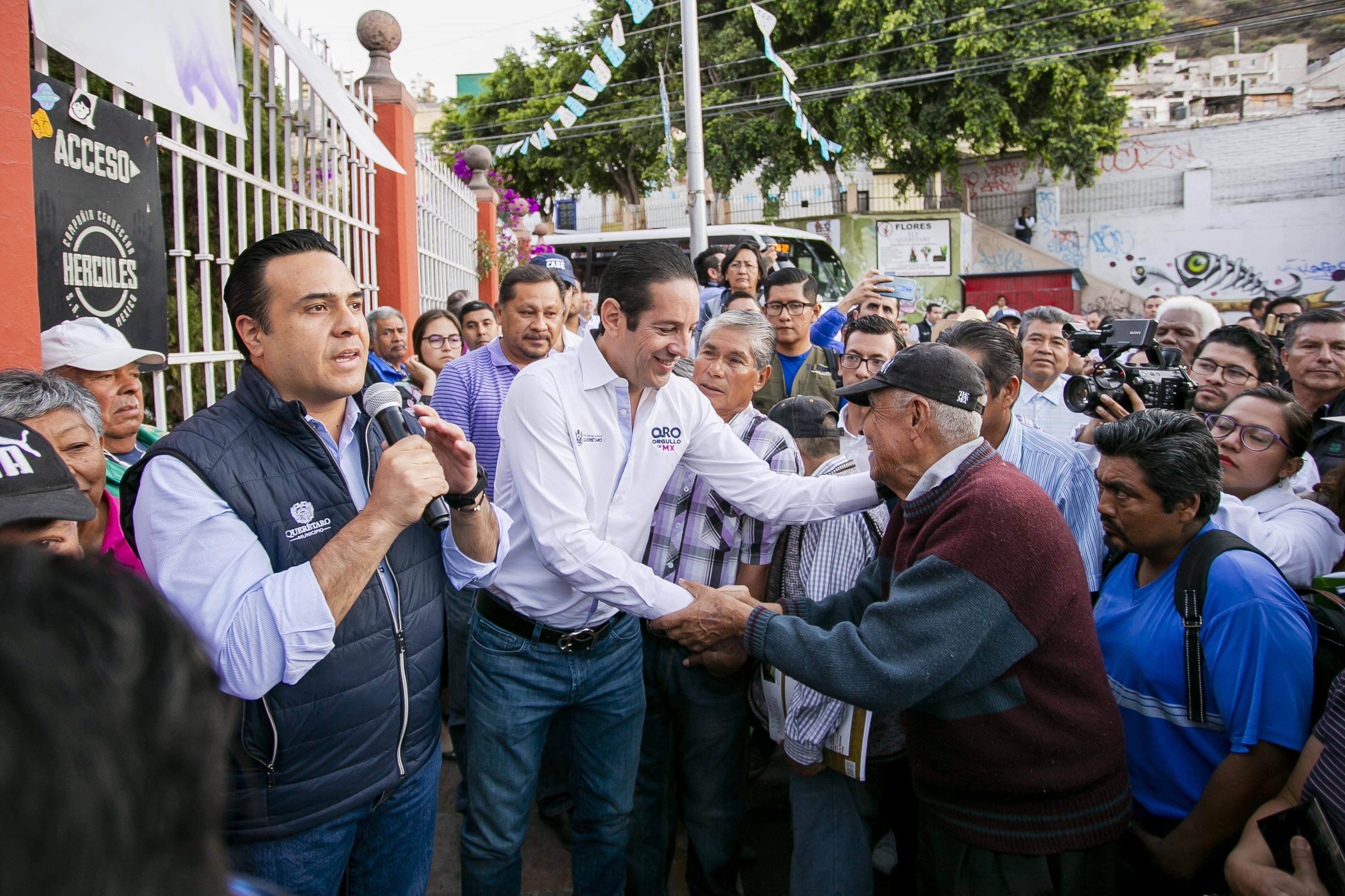 Pancho Domínguez y Luis Nava recorren la Colonia Hércules.