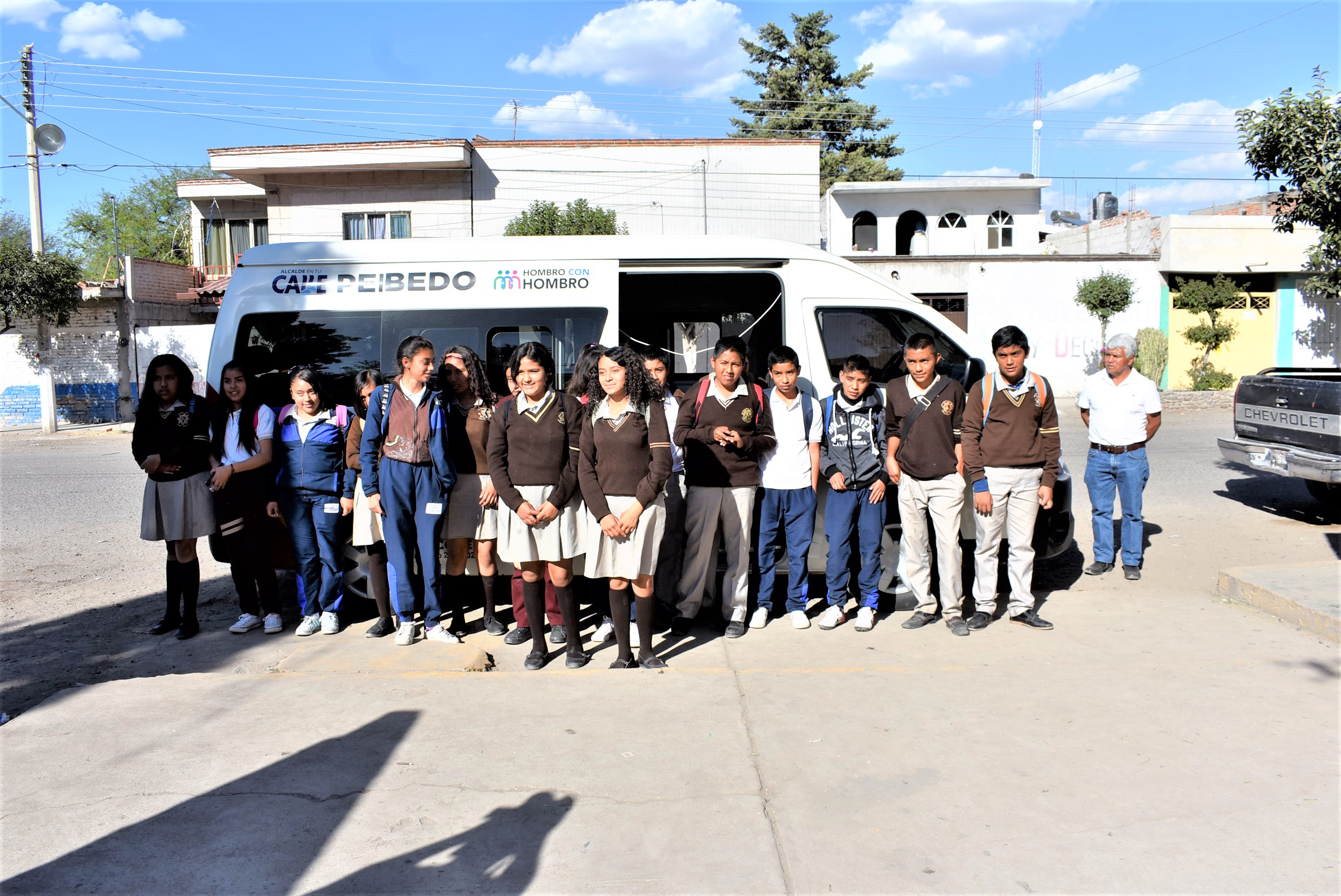 Inicia ruta de transporte escolar en Pedro Escobedo-