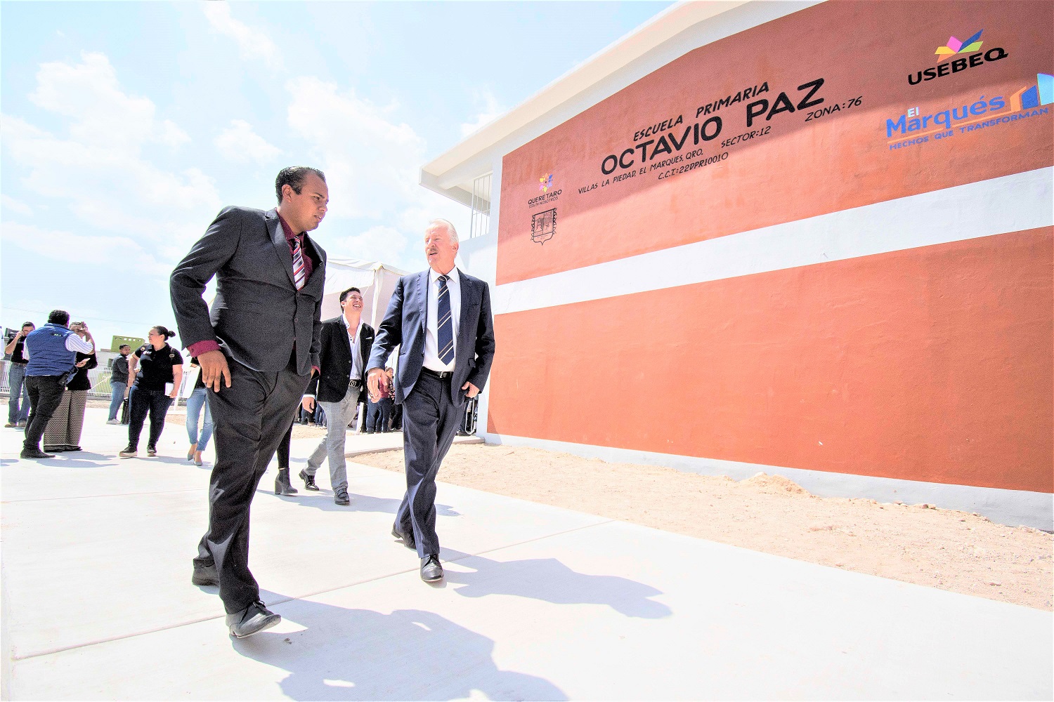 Con una inversión de 13.9 mdp, Enrique Vega entrega escuela primaria nueva en el Marqués