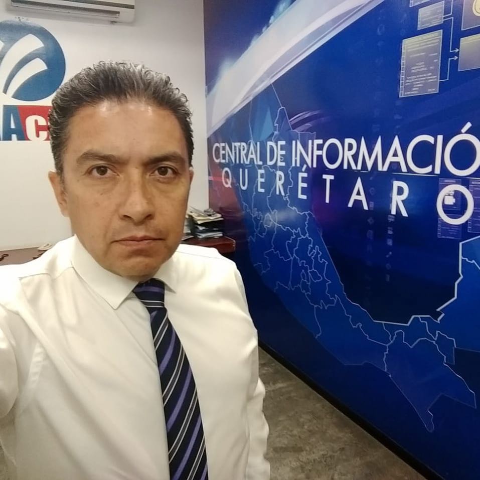 Alcalde de Colón amenaza con "romperle la madre" al periodista de Querétaro, Adán Olvera. Foto: Facebook.