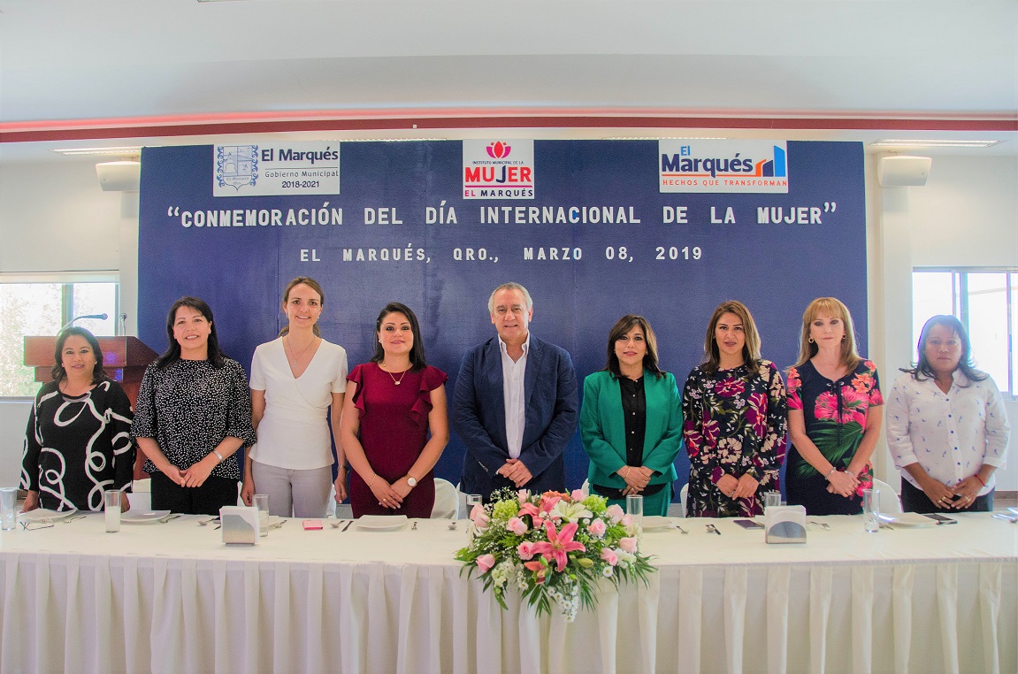 El jefe de gabinete del municipio, Jaime Guevara, encabezó la conmemoración por el Día Internacional de la Mujer.