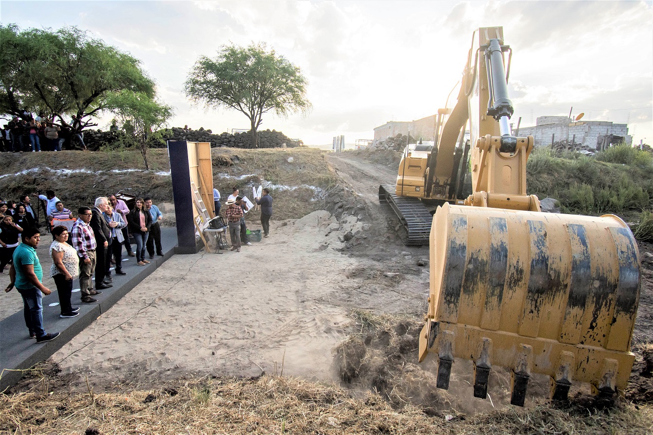 El Presidente Municipal de El Marqués, encabezó el arranque de obras para evitar inundaciones en Amazcala