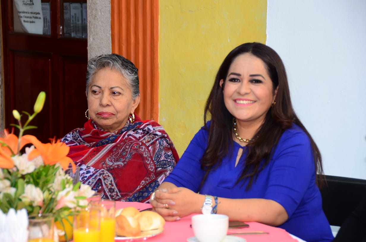 Lupita Alcántara preside evento para conmemorar el Día Internacional de la Mujer